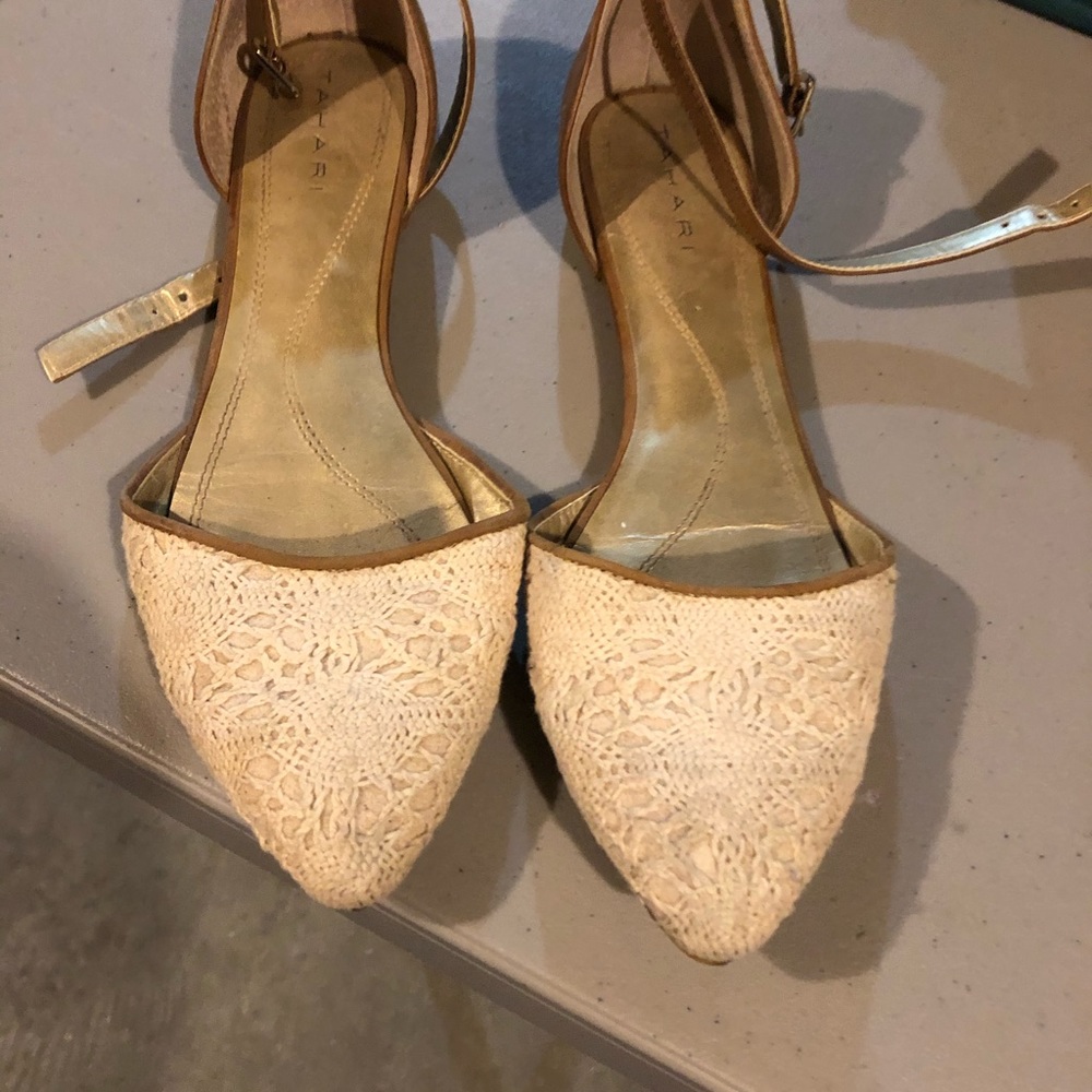 Embroiled flats with ankle buckle